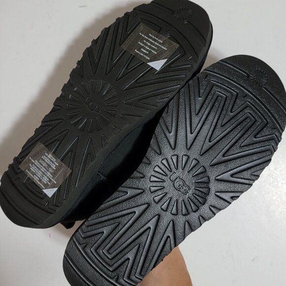 NEW UGG Bootie Classic Ultra Mini Boots Womens 11 Black Suede Winter Cozy Fur - Picture 8 of 9